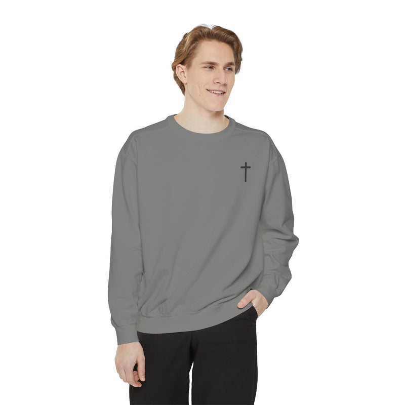 Faith-Inspired Unisex Sweatshirt - Jesus is King, Cozy Christian Apparel, Perfect for Casual Wear, Gift for Believers