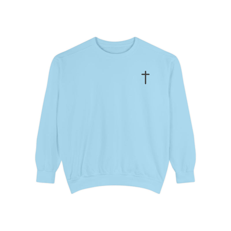 Faith-Inspired Unisex Sweatshirt - Jesus is King, Cozy Christian Apparel, Perfect for Casual Wear, Gift for Believers