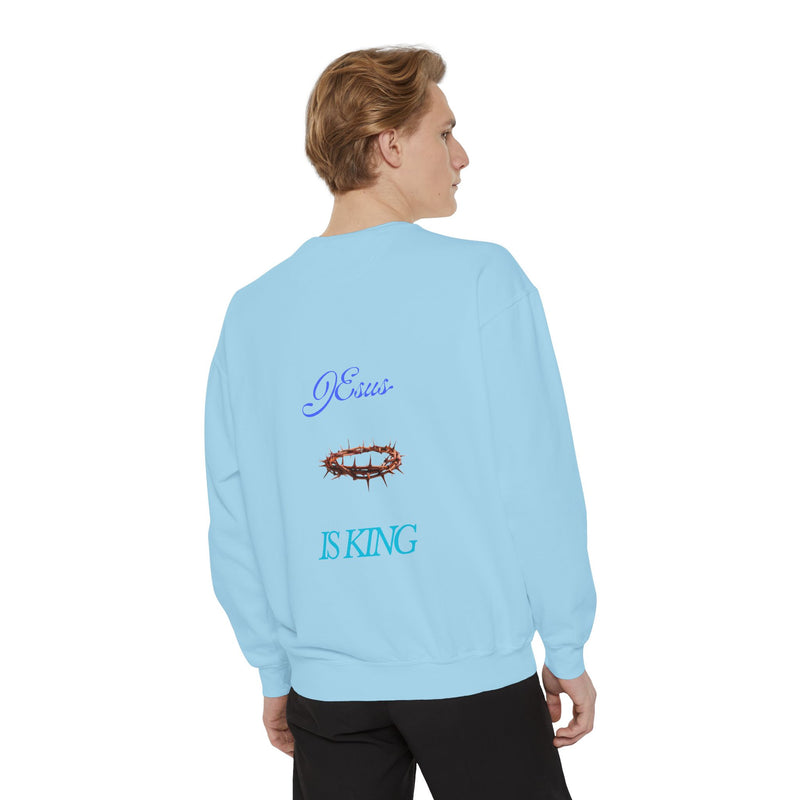 Faith-Inspired Unisex Sweatshirt - Jesus is King, Cozy Christian Apparel, Perfect for Casual Wear, Gift for Believers