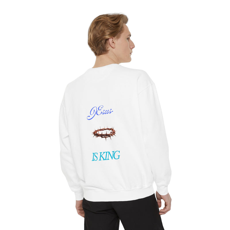 Faith-Inspired Unisex Sweatshirt - Jesus is King, Cozy Christian Apparel, Perfect for Casual Wear, Gift for Believers