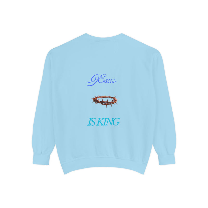 Faith-Inspired Unisex Sweatshirt - Jesus is King, Cozy Christian Apparel, Perfect for Casual Wear, Gift for Believers