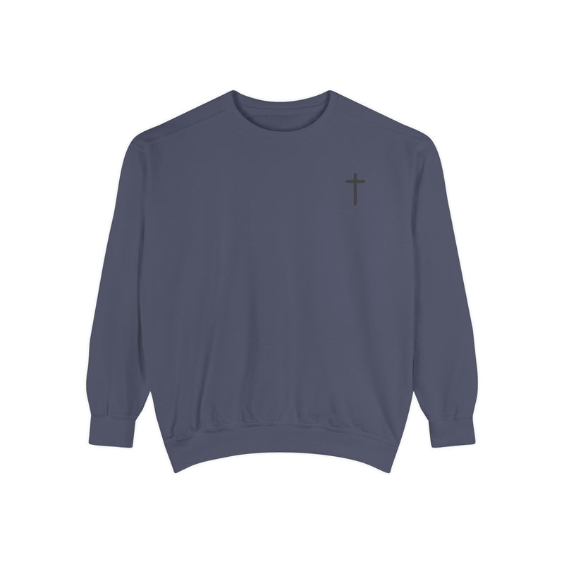 Faith-Inspired Unisex Sweatshirt - Jesus is King, Cozy Christian Apparel, Perfect for Casual Wear, Gift for Believers
